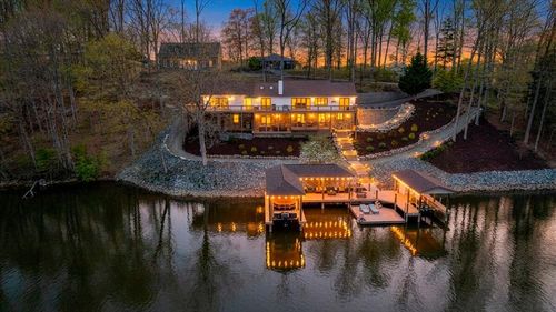 1055 Redbud Ln, Moneta, VA, 24121-1942 | Card Image