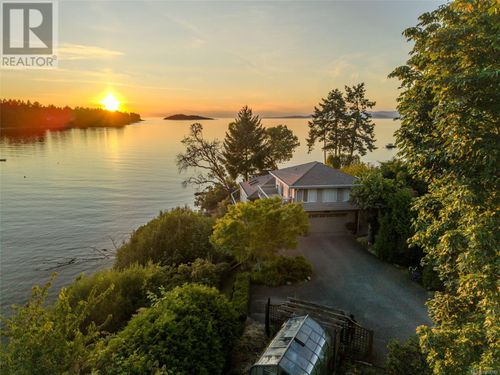 1545 Dorcas Point Rd, Nanoose Bay, BC, V9P9B4 | Card Image