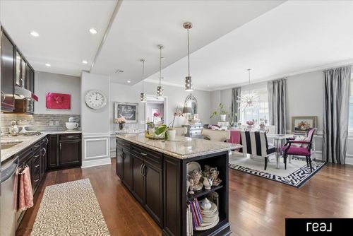 808-1403 Farnam St, Omaha, NE, 68102-2241 | Card Image