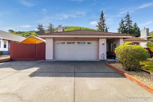 832 Rose Dr, Benicia, CA, 94510-3601 | Card Image