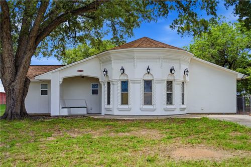 1221 Encino Drive, Pleasanton, TX, 78064 | Card Image