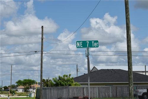 825 Ne 7th Ter, CAPE CORAL, FL, 33909-3148 | Card Image