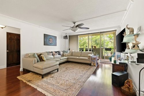 520-99 Pond Ave, Brookline, MA, 02445-7117 | Card Image