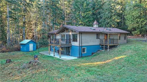 121 Thomas Rd, Salt Spring Island, BC, V8K1R2 | Card Image