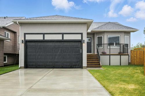 335 Sheep River Pl, Okotoks, AB, T1S1N7 | Card Image