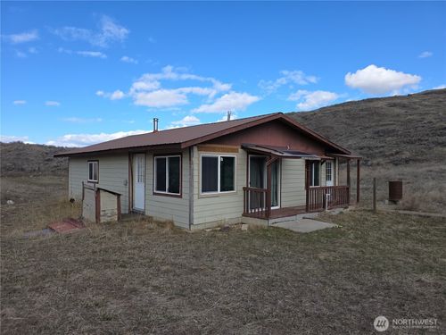 105 Emily Rd, Oroville, WA, 98844-9244 | Card Image