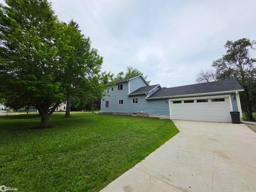 607 E Main St, Lake Mills, IA, 50450-1417 | Card Image