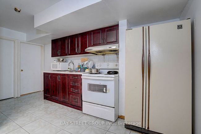 144 Wolseley St, House attached with 7 bedrooms, 3 bathrooms and null parking in Toronto ON | Image 12