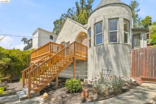 6616 Outlook Ave, Oakland, CA, 94605-2130 | Card Image