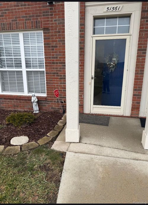 147-51561 Stern Ln, Chesterfield, MI, 48051-2346 | Card Image