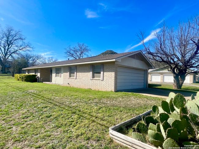 1902 College St, House other with 3 bedrooms, 2 bathrooms and null parking in Junction TX | Image 5