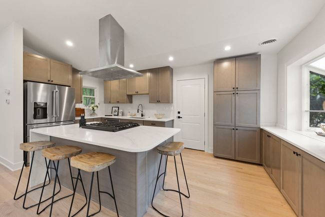 787 Bluejay Cir, House other with 4 bedrooms, 2 bathrooms and 2 parking in Elk Grove Village IL | Image 12