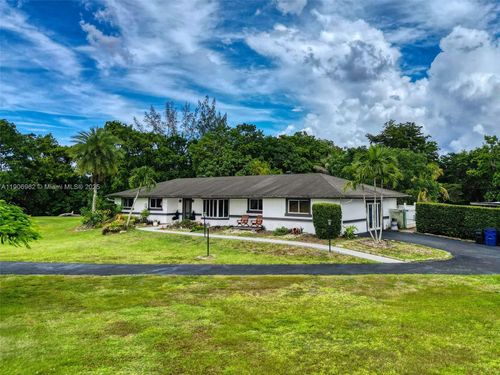 17500 Sw 54th St, Southwest Ranches, FL, 33331-2314 | Card Image