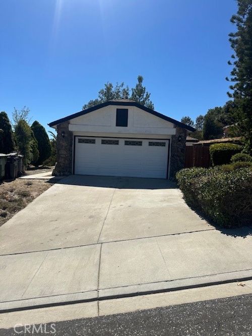 14744 Marymount St, Moorpark, CA, 93021-2566 | Card Image