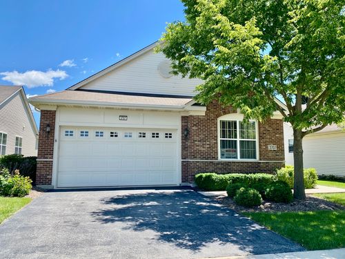 3707 Idlewild Ln, Naperville, IL, 60564-4637 | Card Image