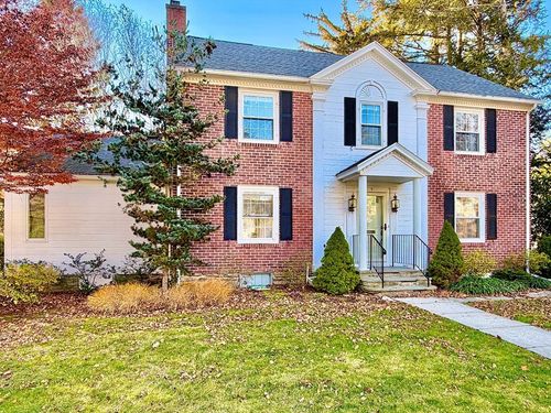 9 Dennison Rd, Worcester, MA, 01609-1221 | Card Image