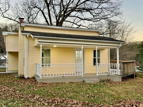 3715 Sandlewood Rd, Roanoke, VA, 24018-8941 | Card Image