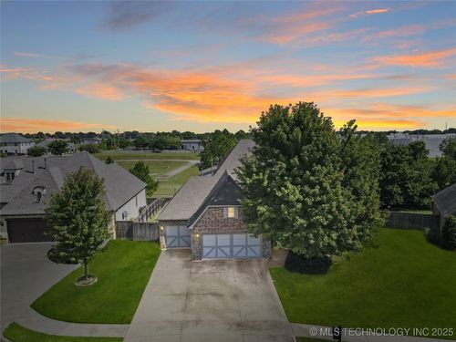 10905 S 77th East Pl, Tulsa, OK, 74133-4873 | Card Image