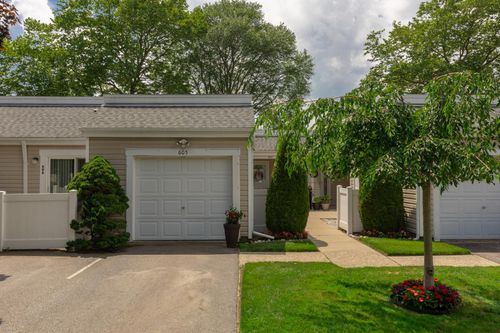 605-605 Cabot Ct E, Saint James, NY, 11780-3332 | Card Image