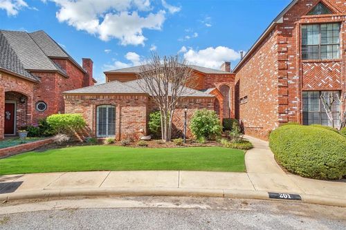 201 Paseo De Vida Loop, Altus, OK, 73521-2103 | Card Image