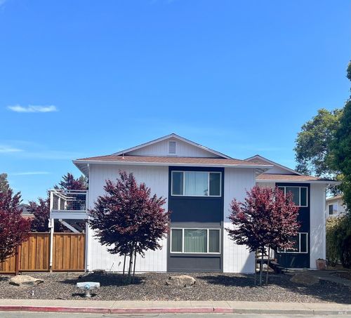 6450 Country Club Dr, Rohnert Park, CA, 94928-2628 | Card Image