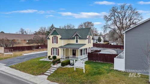 520 16th Ave N, Nampa, ID, 83687-3538 | Card Image