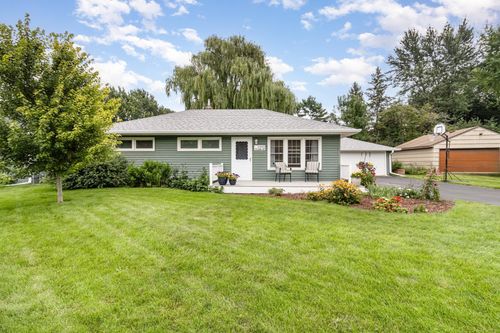 2590 Charlotte St, Roseville, MN, 55113-2807 | Card Image