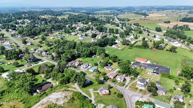 517 W Glade St, House other with 3 bedrooms, 3 bathrooms and null parking in Glade Spring VA | Image 61