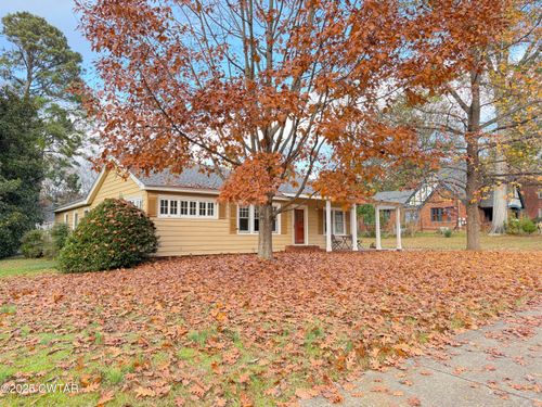 145 Fairmont Ave, Jackson, TN, 38301-4181 | Card Image