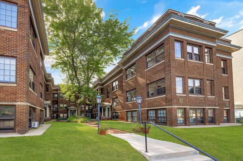 2537 N Downer Ave, Milwaukee, WI, 53211-4241 | Card Image