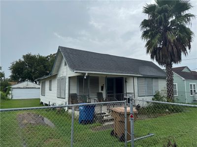 1617 14th Street, House other with 3 bedrooms, 2 bathrooms and null parking in Corpus Christi TX | Image 1