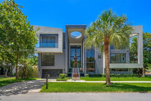 900 Ne 75th St, Miami, FL, 33138-5242 | Card Image