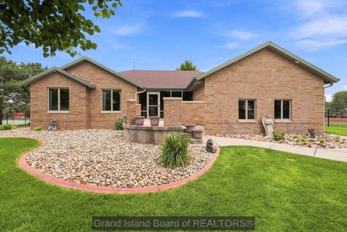 2807 N Engleman Road, Grand Island, NE, 68803 | Card Image