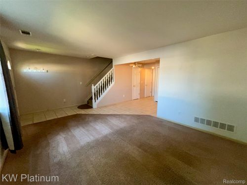 29762 Beverly Ln, Chesterfield, MI, 48047-5728 | Card Image