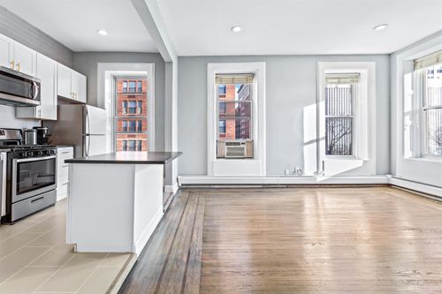4a-200 Hudson St, Hoboken, NJ, 07030-5827 | Card Image