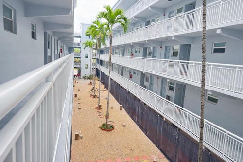 306d-215 Se 3rd Ave, Hallandale Beach, FL, 33009-1603 | Card Image