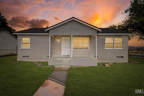2100 Harrison Dr, Bakersfield, CA, 93308-2624 | Card Image