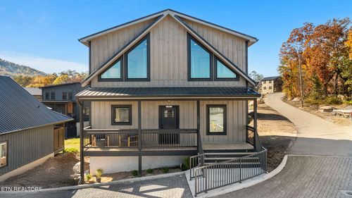 593 Warbonnet Way, Pigeon Forge, TN, 37863 | Card Image