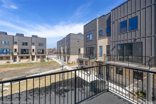 43-1041 Hampton Cir, Detroit, MI, 48207-5069 | Card Image