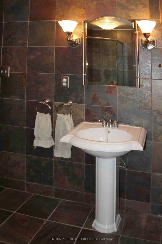 3869 - 7th Line, Home with 4 bedrooms, 3 bathrooms and 20 parking in Innisfil ON | Image 18