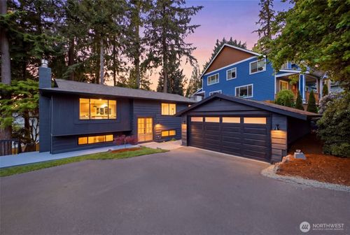 8115 172nd Avenue Ne, Redmond, WA, 98052 | Card Image