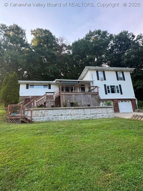 183 40th St, Nitro, WV, 25143-1521 | Card Image