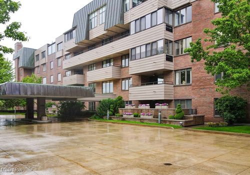 apt-llb-5200 Three Village Dr, Lyndhurst, OH, 44124-3775 | Card Image