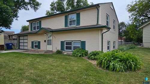 3301 S 2nd Ave Avenue, Sioux Falls, SD, 57105 | Card Image