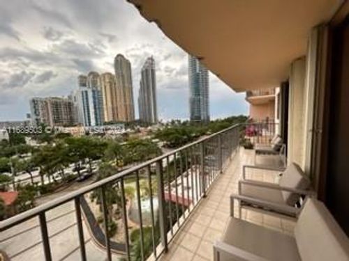 712-210 174th St, Sunny Isles Beach, FL, 33160 | Card Image