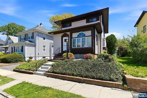 410 Poplar Ave, Maywood, NJ, 07607-1210 | Card Image