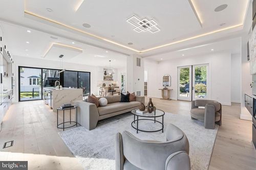 3215 Cofer Rd, FALLS CHURCH, VA, 22042-4212 | Card Image