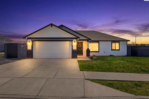 6367 W 30th Pl, Kennewick, WA, 99338-1348 | Card Image