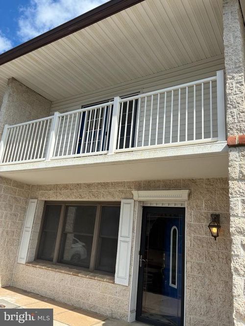 16 Catalpa Ct, Martinsburg, WV, 25404-3859 | Card Image