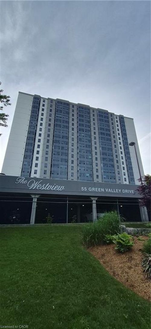 404-55 Green Valley Dr, Kitchener, ON, N2P1Z6 | Card Image
